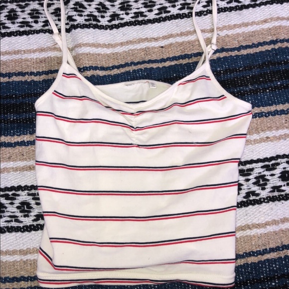 Cropped Striped Tank Top - Picture 2 of 3